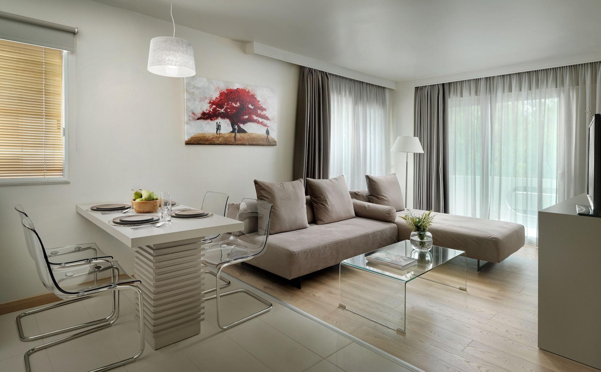 Blazer Suites Hotel Atene Esterno foto
