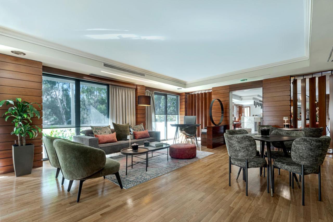 Blazer Suites Hotel Atene Esterno foto
