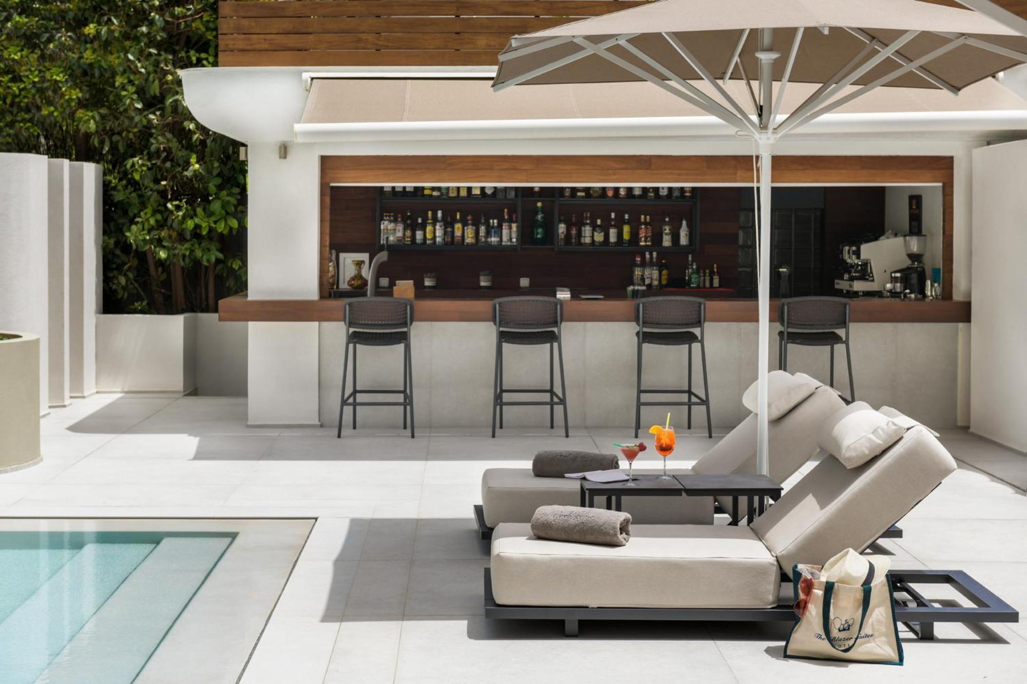 Blazer Suites Hotel Atene Esterno foto