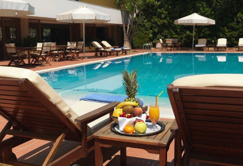 Blazer Suites Hotel Atene Esterno foto