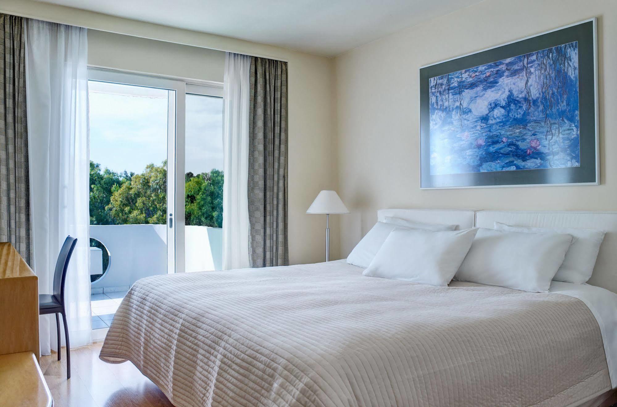 Blazer Suites Hotel Atene Esterno foto