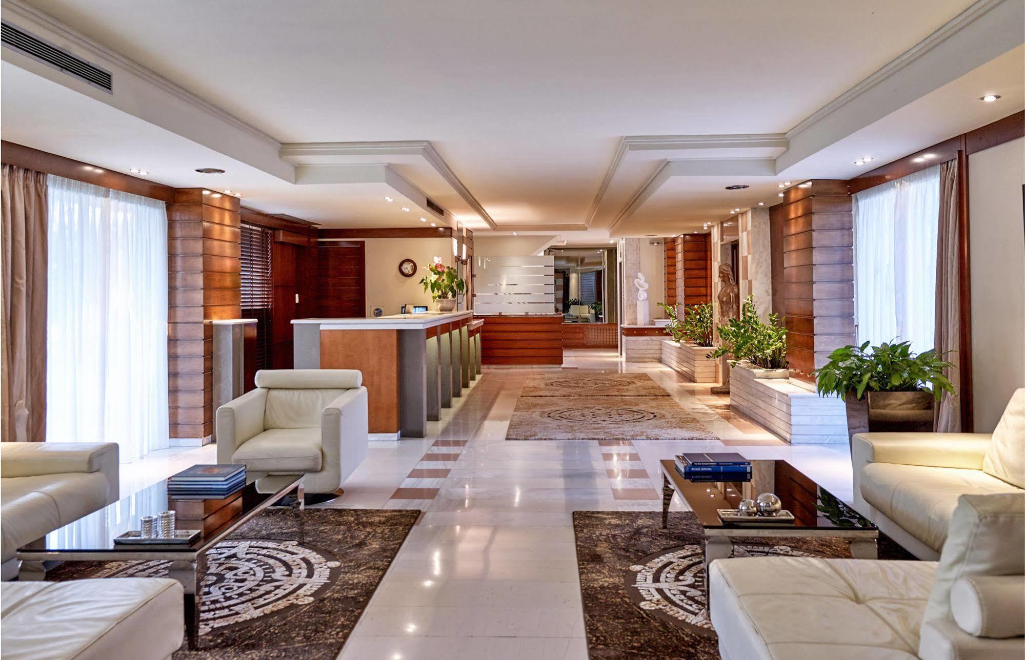 Blazer Suites Hotel Atene Esterno foto