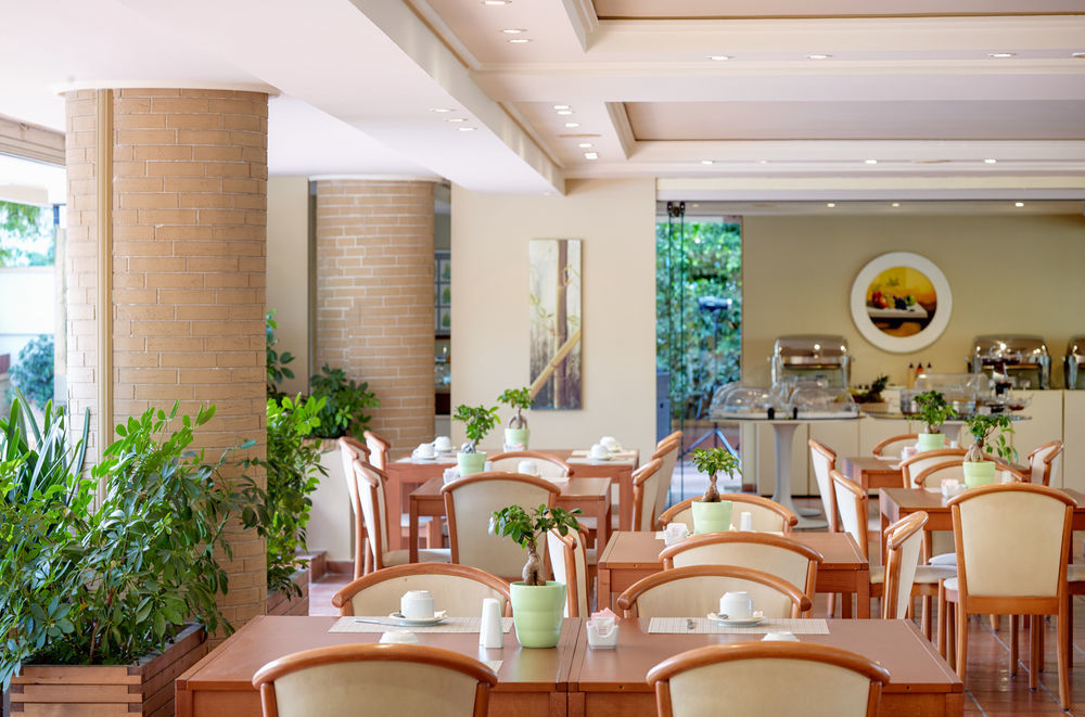 Blazer Suites Hotel Atene Esterno foto